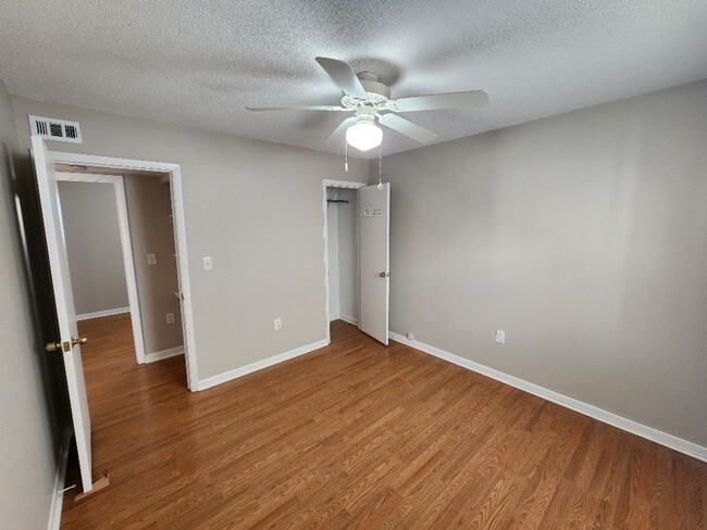 Building Photo - BEACHSIDE 2/1 - WILL GO FAST!