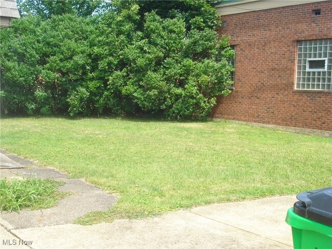 Building Photo - 5757 Mayfield Rd
