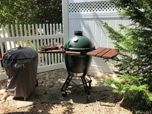 Building Photo - 270 N Sea Dr