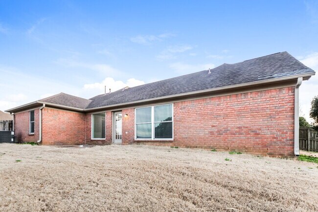 Building Photo - 7658 Shadow Hills Dr