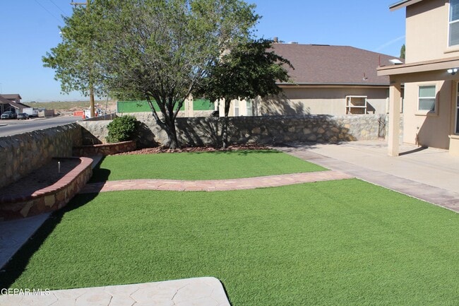 Building Photo - 12516 Twin Leaf Dr