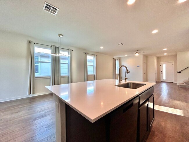 Building Photo - Spacious 4/BR 3/BA Home with Modern Upgrades