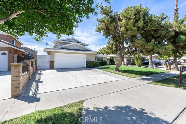 Building Photo - 6485 Clovis Pl