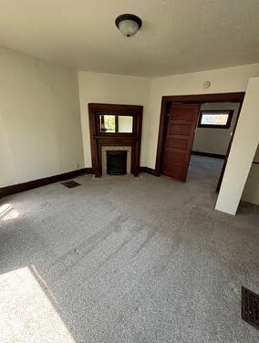 Building Photo - 125 N Van Buren St