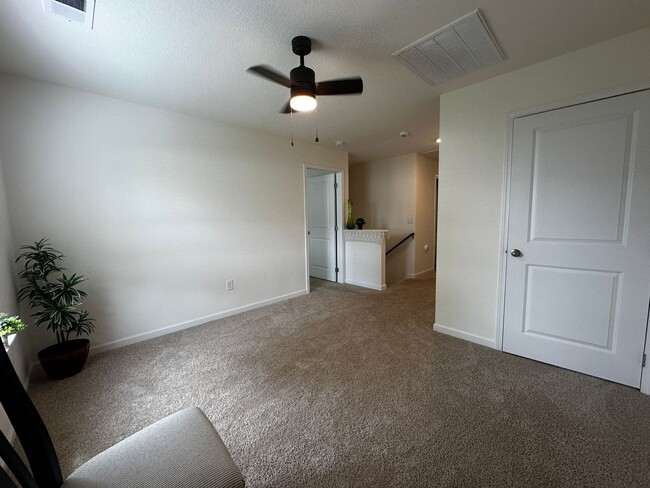Building Photo - 3 bed/2.5 bath with garage - E Morristown, TN