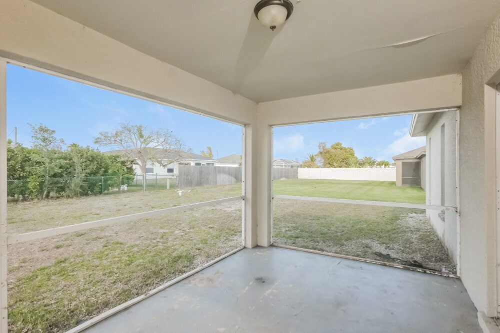 Building Photo - 845 SW 37th Ln