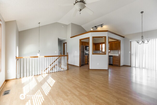 Building Photo - 1401 S Huntington Dr