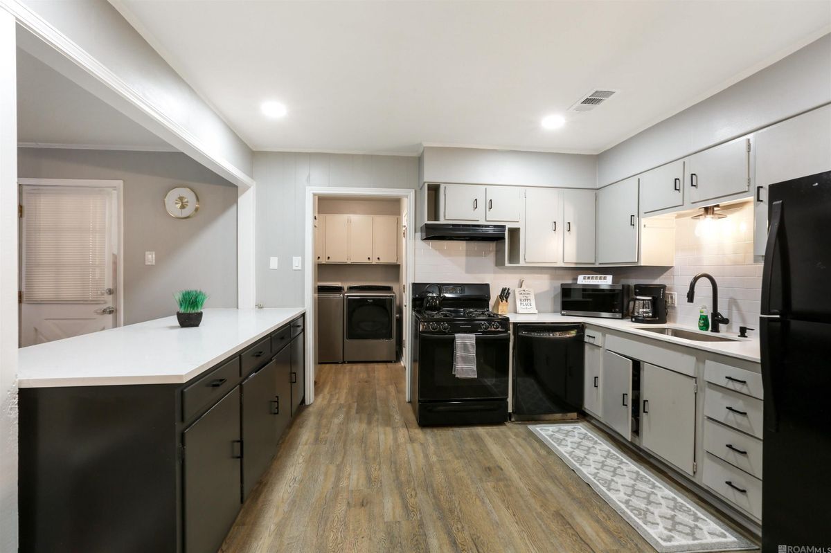 Building Photo - 1151 Wylie Dr