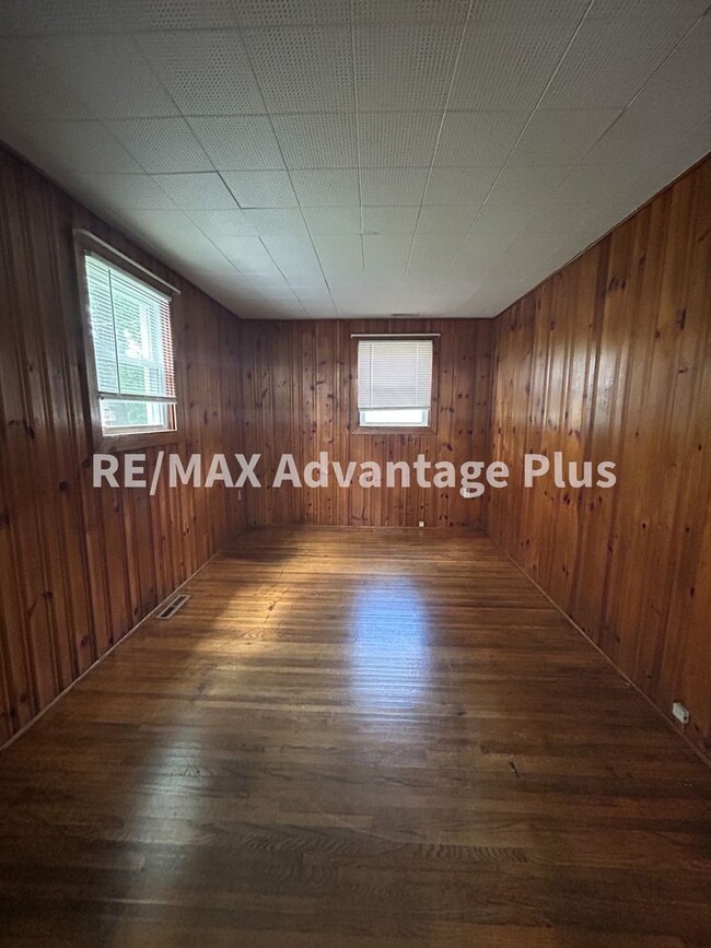 Building Photo - 3-Bedroom Home in Town of Blackstone!