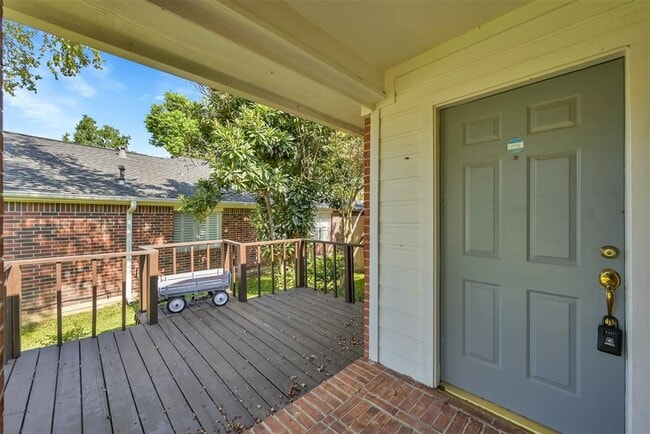 Building Photo - 10914 Waterview Cir