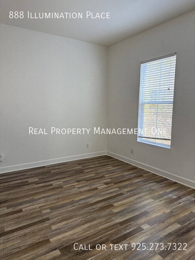 Building Photo - 888 Illumination Pl