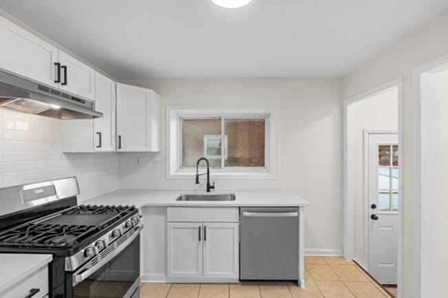 Building Photo - 28232 Edward St