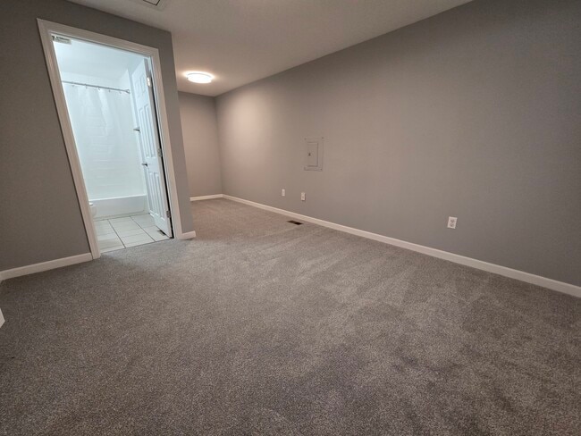 Building Photo - 1417 Bayview Ln
