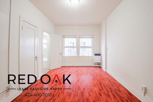 Building Photo - 246 S Kenmore Ave