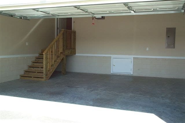 Building Photo - 3980 Howard Gap Rd