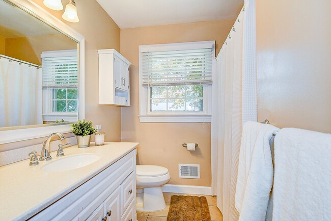 Building Photo - ONE LEVEL LIVING at it's FINEST in the SOU...