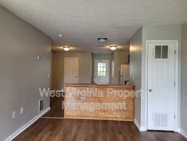 Building Photo - 3751 Summerlee Rd