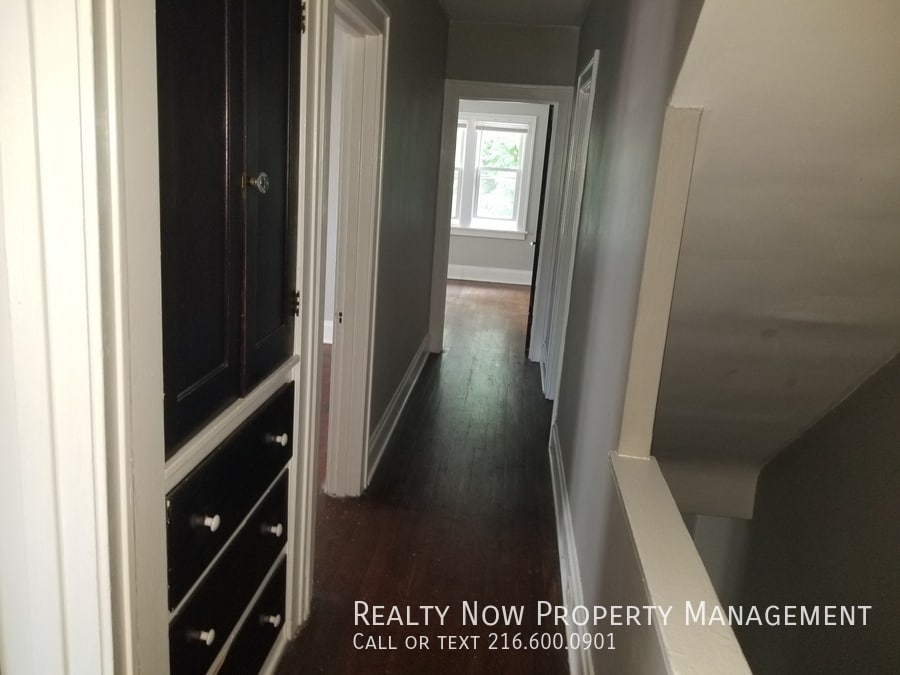 Building Photo - 3149 E Derbyshire Rd