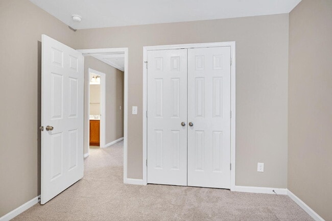 Building Photo - 1038 Ileagnes Rd