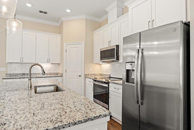 Building Photo - 64 Shelby Dr