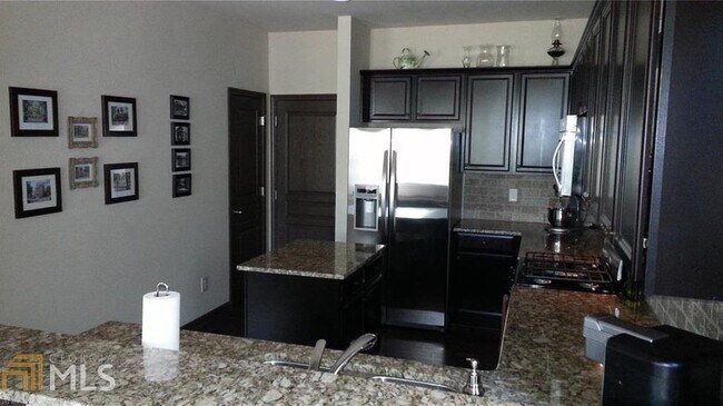 Building Photo - 6260 Crested Moss Dr