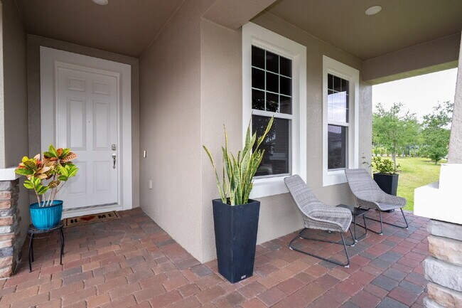 Building Photo - "Spacious 4-Bedroom Retreat with 3 Full Baths in Winter Garden's Serene Sanctuary"