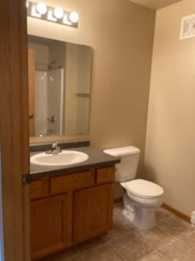 Building Photo - Rare!!! 3 Bed 2 Bath at Boulder!