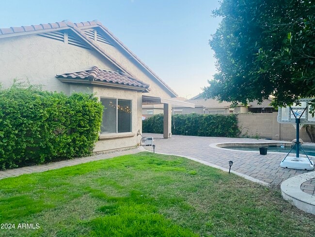 Building Photo - 5230 W Redbird Rd