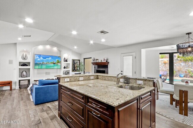 Building Photo - 1316 Hookridge Dr