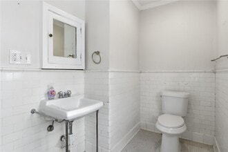 Building Photo - 98 Barrington St