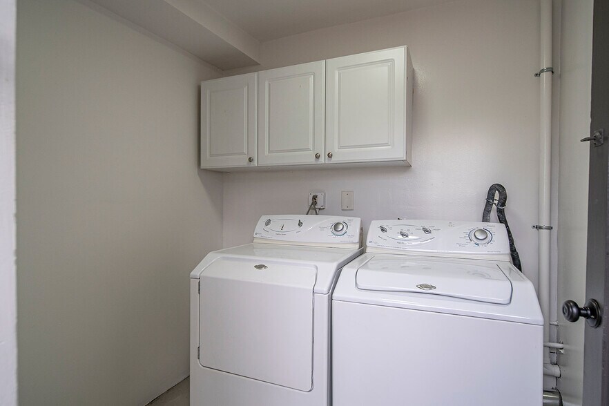 Building Photo - 1818 Wollam St