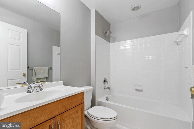 Building Photo - 23209 Robin Song Dr