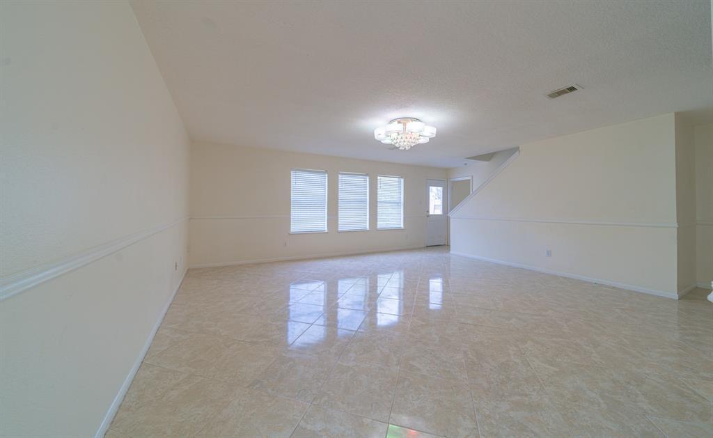 Building Photo - 5511 Darby Square Trl