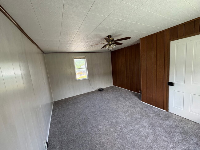 Building Photo - 615 Bigler Ave