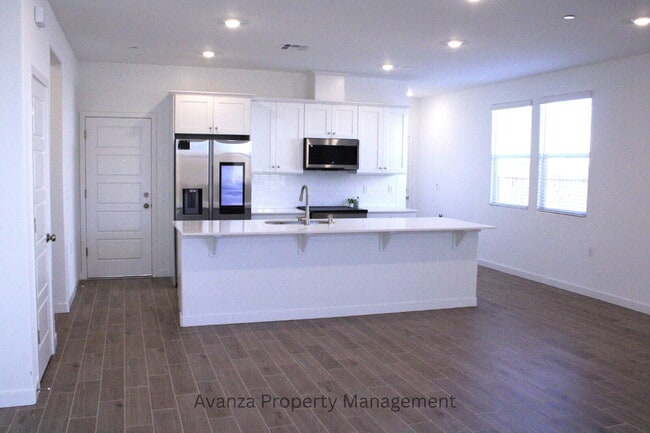 Building Photo - 3422 N Ensanada Ave