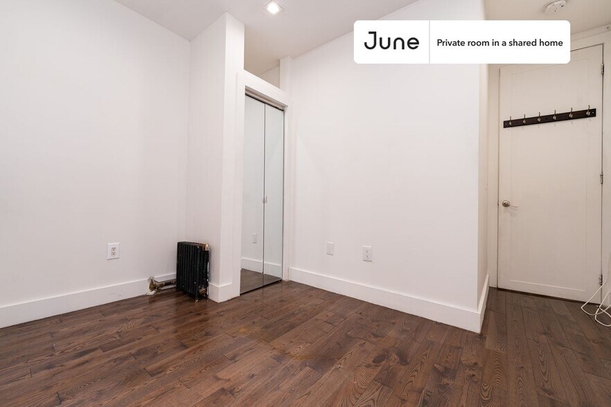 Building Photo - Room in Shared 4 bed/2 bath home