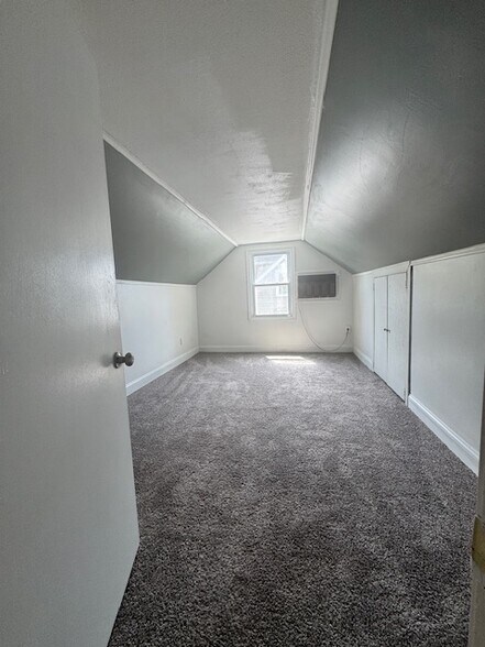 Building Photo - 20 York St