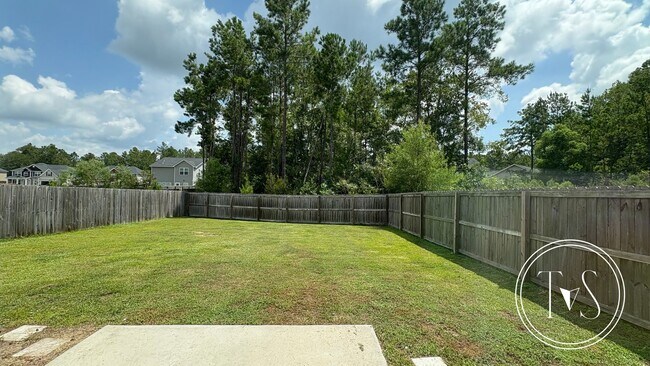 Building Photo - RATE DROP ALERT (was $2400/month) and SUMM...