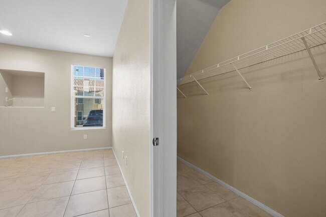 Building Photo - 2 Primary Bedrooms in a Gated Northwest Co...