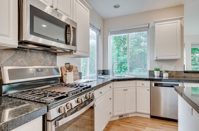 Building Photo - Stunning Bethany Home with 3,111 Sq Ft, Four Bedrooms + Dedicated Office & Covered Backyard Deck