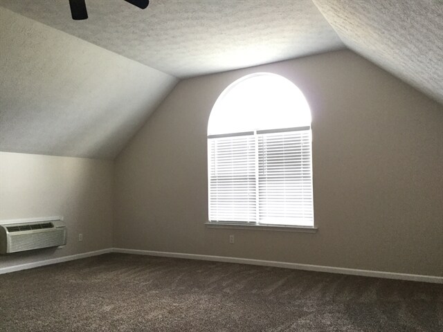 Building Photo - 121 Luna Lane