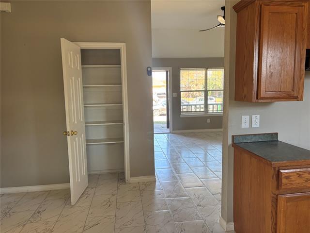 Building Photo - 618 Oliver Ln