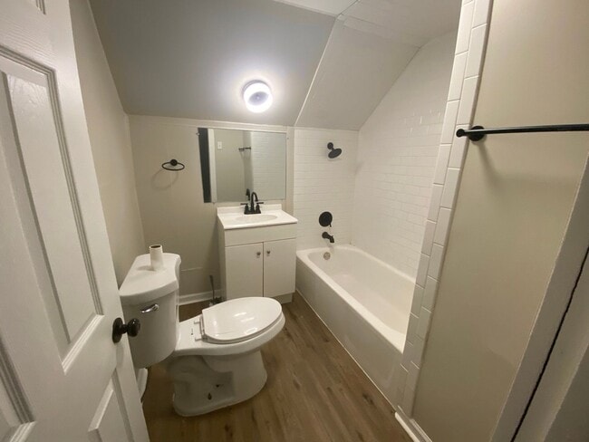 Building Photo - Renovated 4-Bedroom Home – We Welcome Sect...