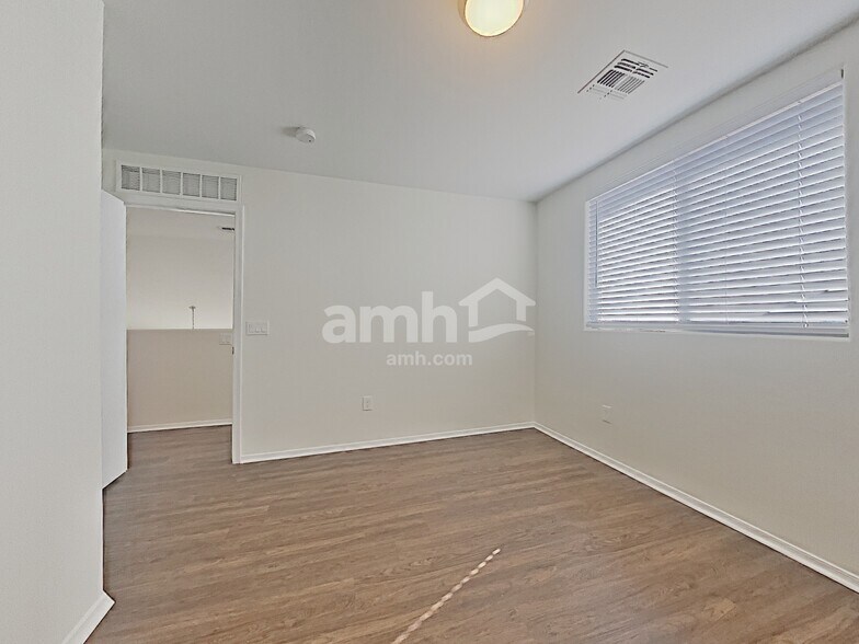 Building Photo - 11062 W Willow Field Dr