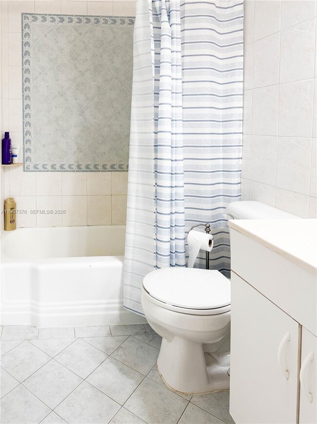 Building Photo - 1911 N 44th Ave