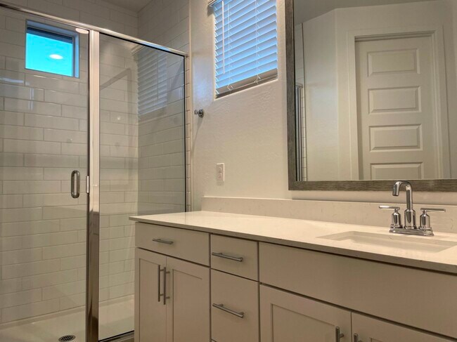 Master Bath - 4100 S Pinelake Way