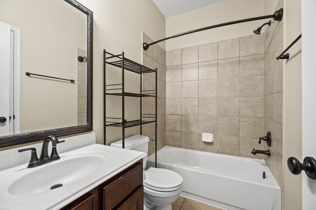 Building Photo - 4713 La Escalona Dr