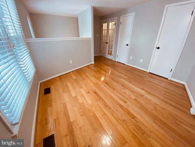Building Photo - 6215 Cool Valley Ct