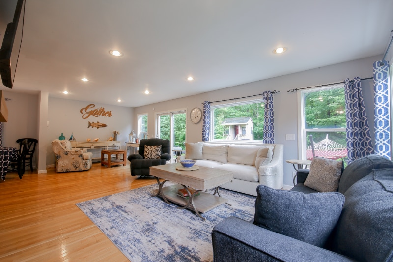 Building Photo - 1180 N Rd