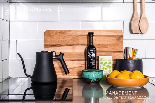 Building Photo - 1949 Parsons Ave